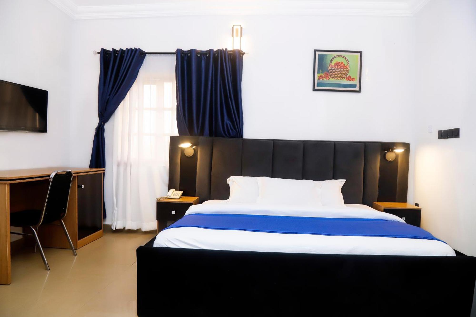 Western Dreams Hotel Абуджа Екстер'єр фото