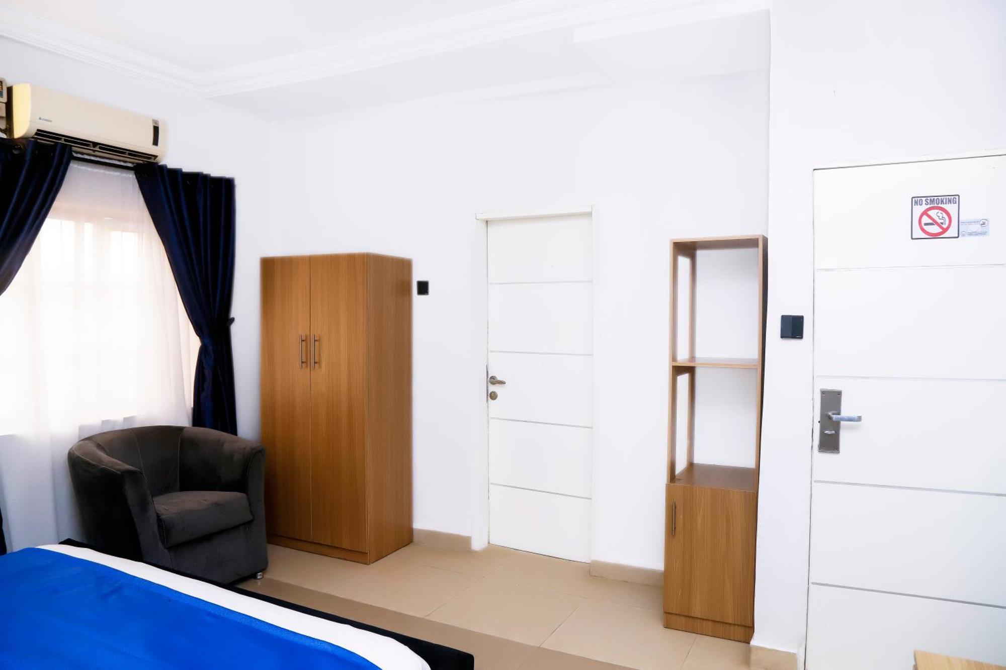 Western Dreams Hotel Абуджа Екстер'єр фото