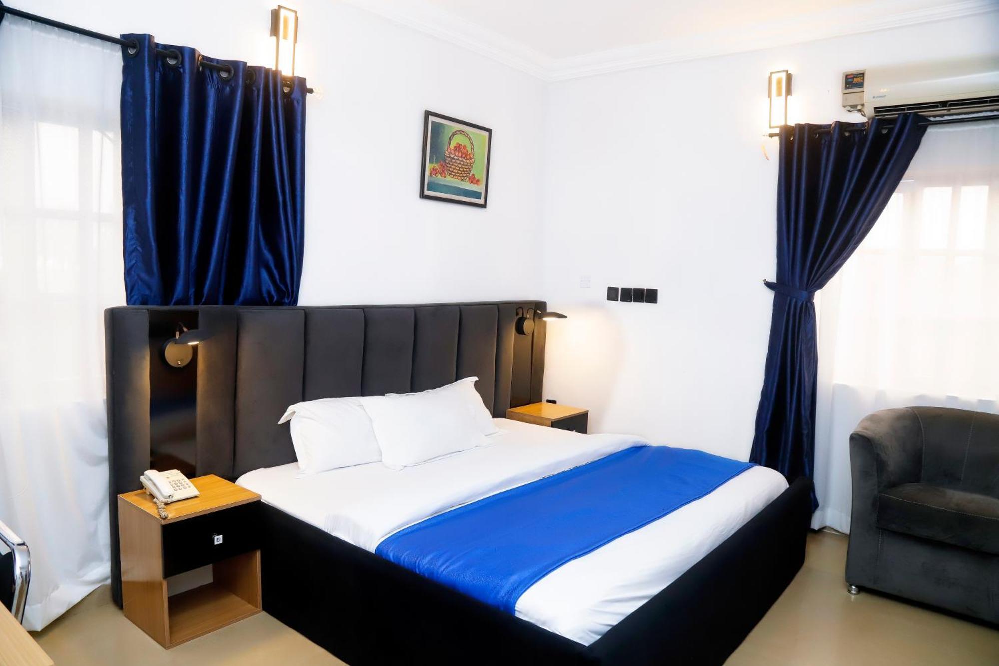Western Dreams Hotel Абуджа Екстер'єр фото