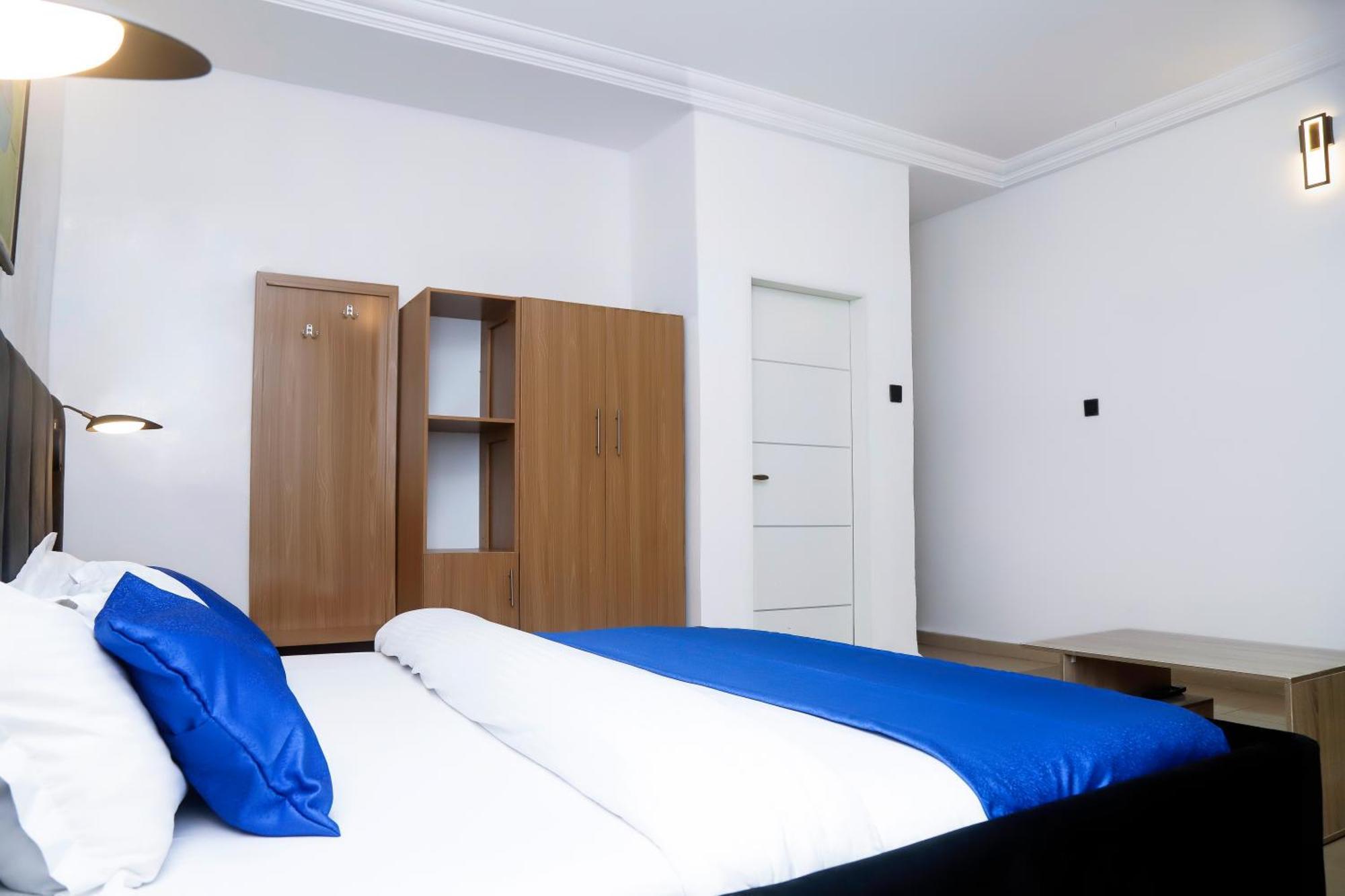 Western Dreams Hotel Абуджа Екстер'єр фото