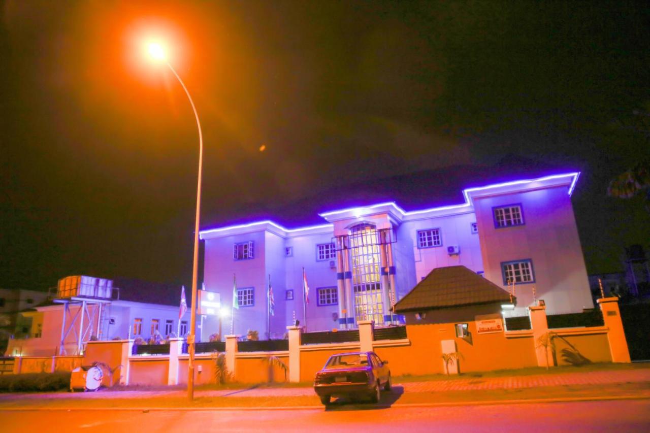 Western Dreams Hotel Абуджа Екстер'єр фото